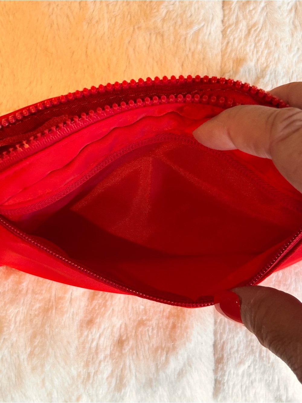 lululemon Athletica Everywhere Crossbody Bag - Cherry/Silver Sling, 1L - Picture 10 of 11